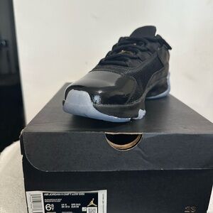 Air Jordan 11 low top